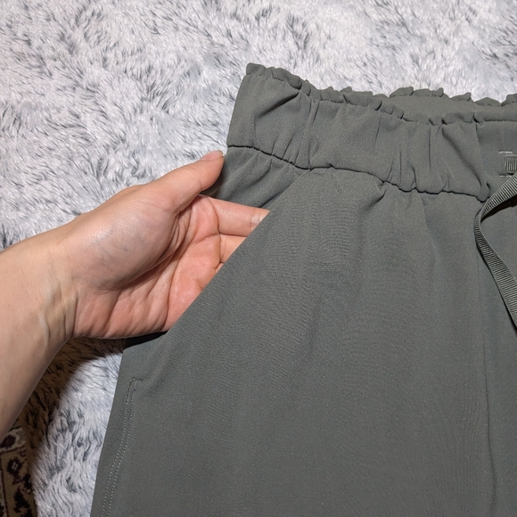 lululemon Keep Moving Pant Sage Green High Rise Drawstring Size 6 Pockets EUC - Picture 5 of 7